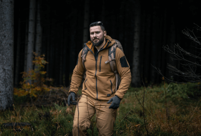 Helikon-Tex Patriot Pro: technikai polár pulóver, amely softshellként viselkedik