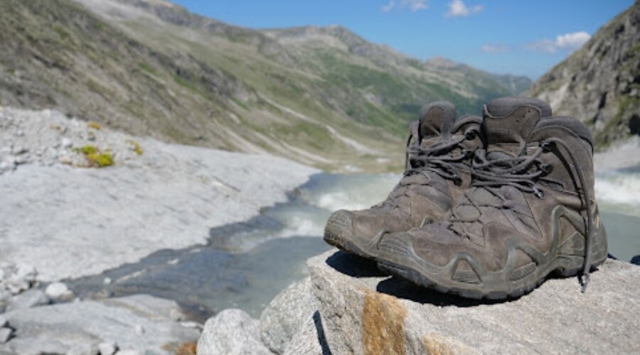LOWA<sup>®</sup> Zephyr GTX<sup>®</sup> MID TF csizmák a természetbe
