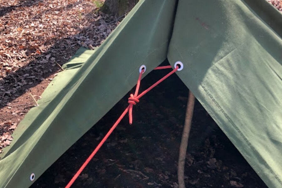 Paracord segítségével épített zöld menedék
