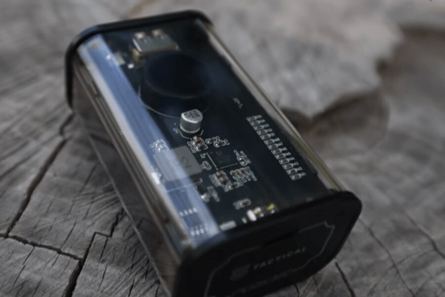 Powerbanka C4 Explosive Tactical®, részletek. Forrás: Rigad