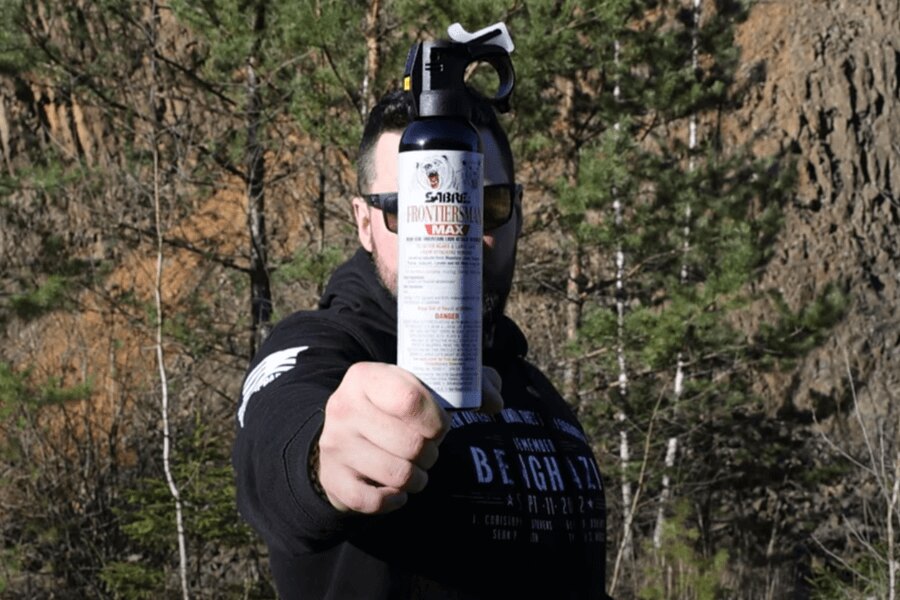 Medvegtámadás elleni spray Frontiersman Bear Sabre Red®. Forrás: Rigad