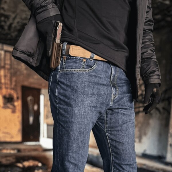 Defiance Jeans Vertx® nadrág, OWB tok, rejtett viselés. Foto: Rigad