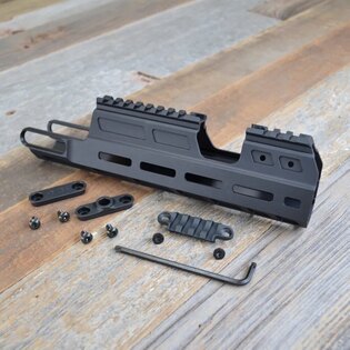 M-LOK® előágy közvetlen világítástartóval 10,8" CZ Bren 2 HB Industries®