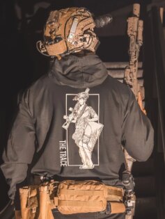 Machinegunner Statue A Trace® pulóver