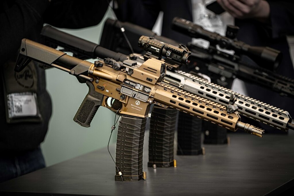 Önöltő fegyver AR15 S4F 10,5" CSS TIGER EYE / kaliber 223.Rem Schmeisser® + Kolimátor LE GEN2 Falke®