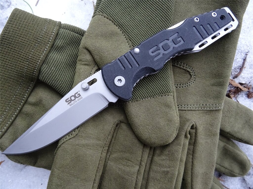 Összecsukható kés SOG® Salute Mini