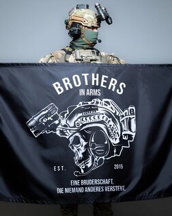 Team Brothers in Arms® zászló